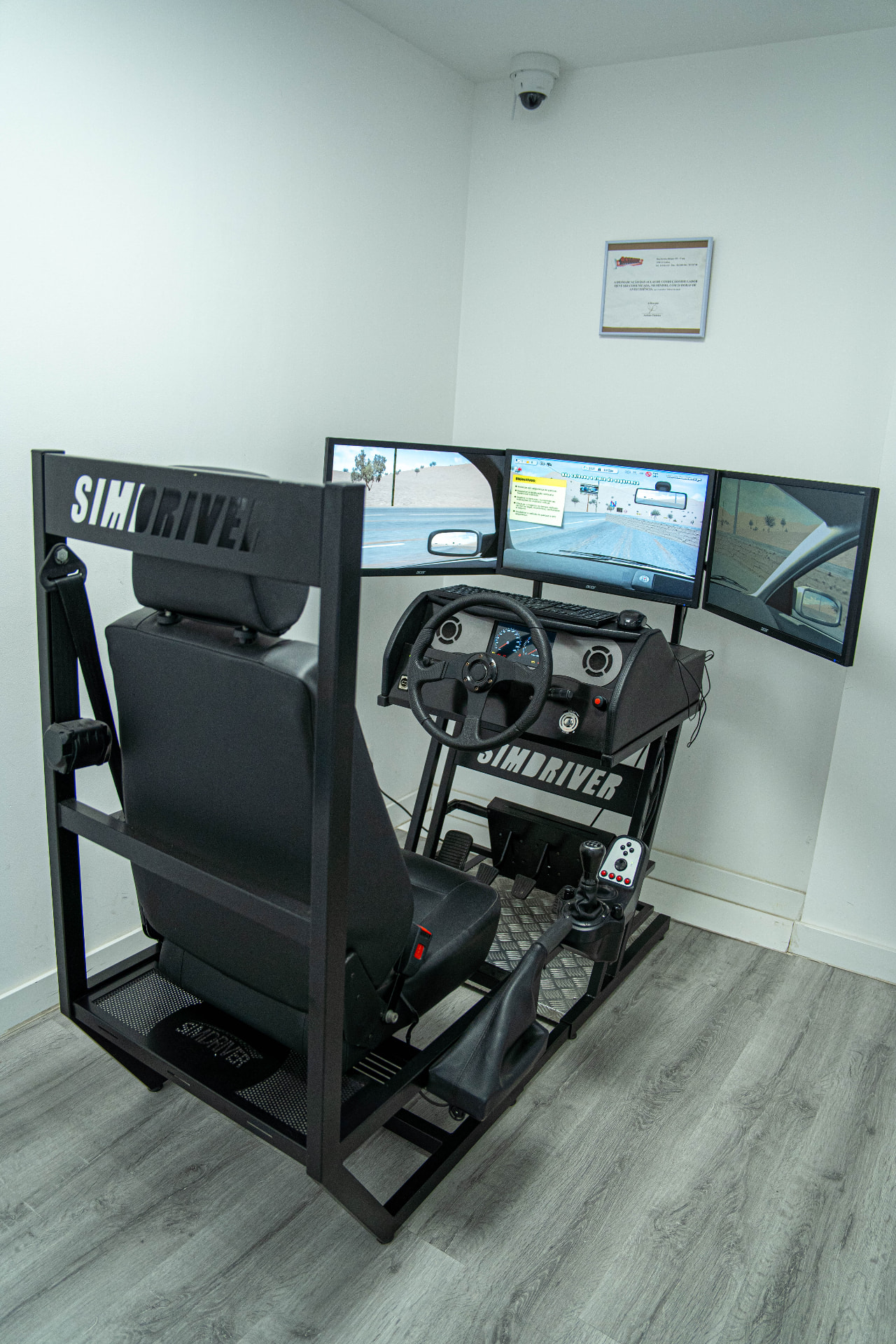 Simulador de condução SimDriver da Escola Ouriquense